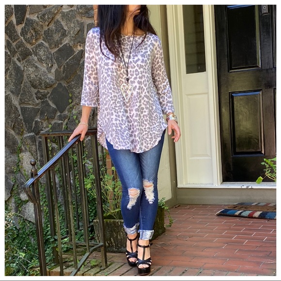 ✨LAST ONES✨Grey Leopard loose fit chic tunic top - Picture 5 of 9
